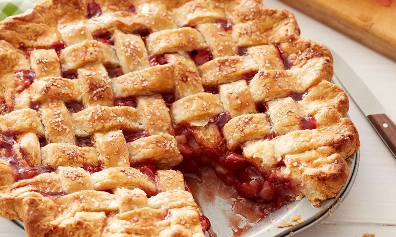 Jahodový mřížkovaný koláč z horkovzdušné fritézy